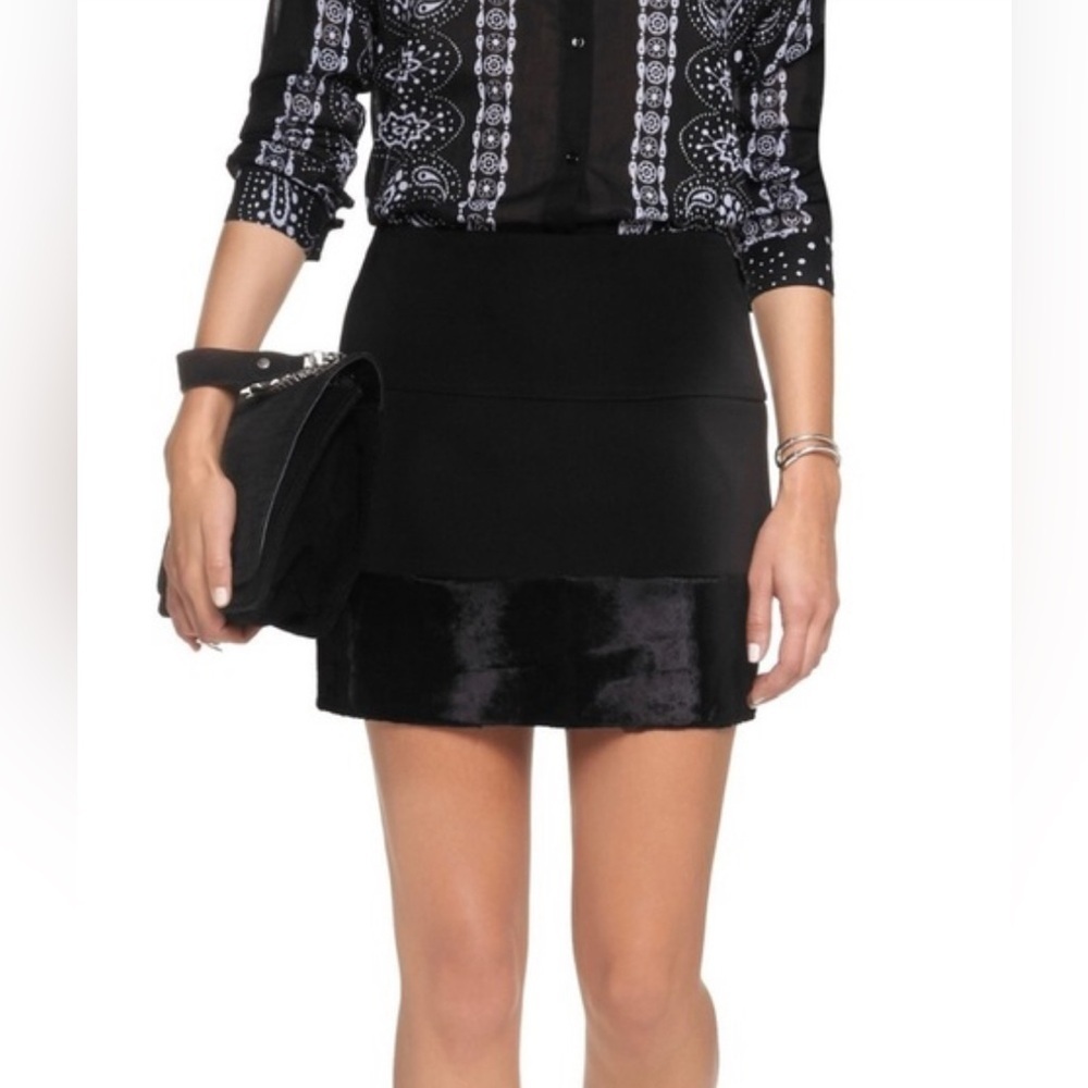 Maje fancy luxury skirt size 34 or xs